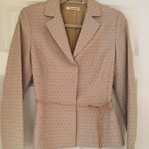 FINAL PRICE Women’s 2 piece suit, skit and blazer.